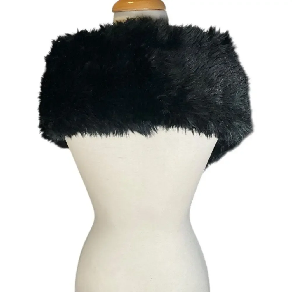 Winter Glam INC Black Faux Fur Stole Shawl Wrap w/ Pockets One Size Quiet Luxury